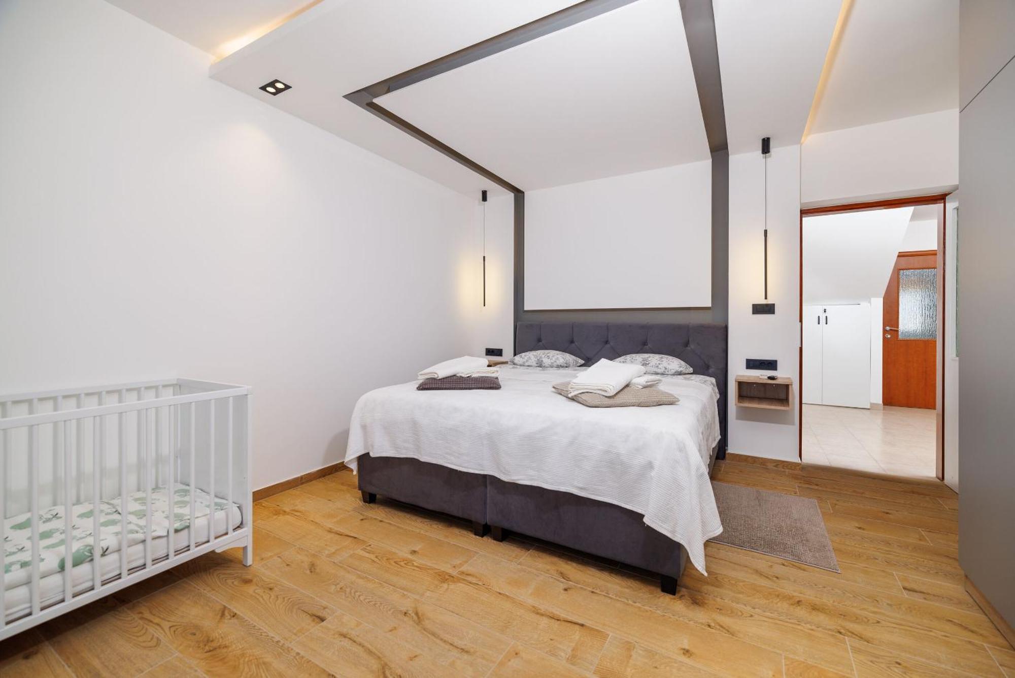 Apartment Mladen ซริกเวนิซา ภายนอก รูปภาพ
